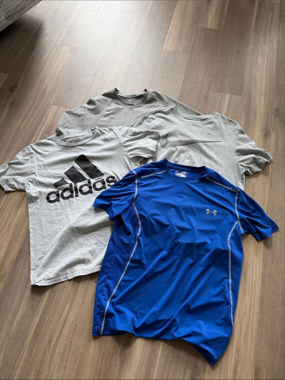 Men’s medium athletic t shirt assortment